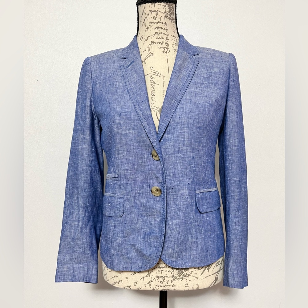 J Crew Size 4 Chambray Schoolboy Blazer Blue Linen. Size 8P label is incorrect.